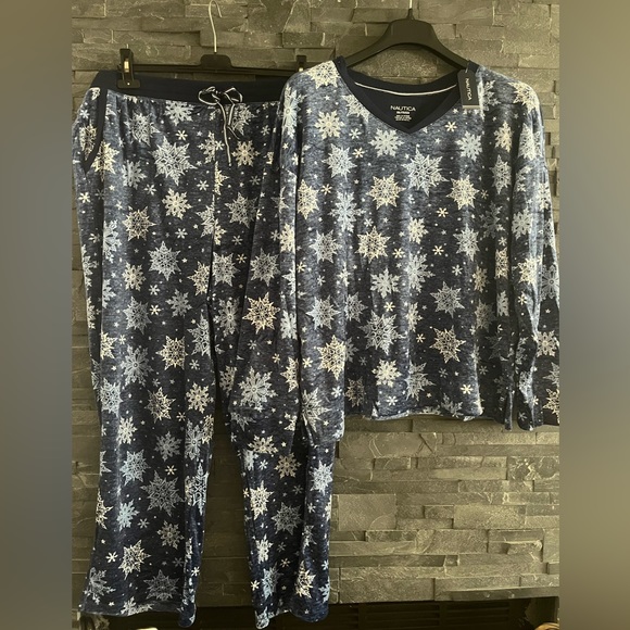 Nautica Cozy Silky Stretch Fleece 2 pc Long Sleeve Top and Pant Sleep Pajama Set - Picture 3 of 13